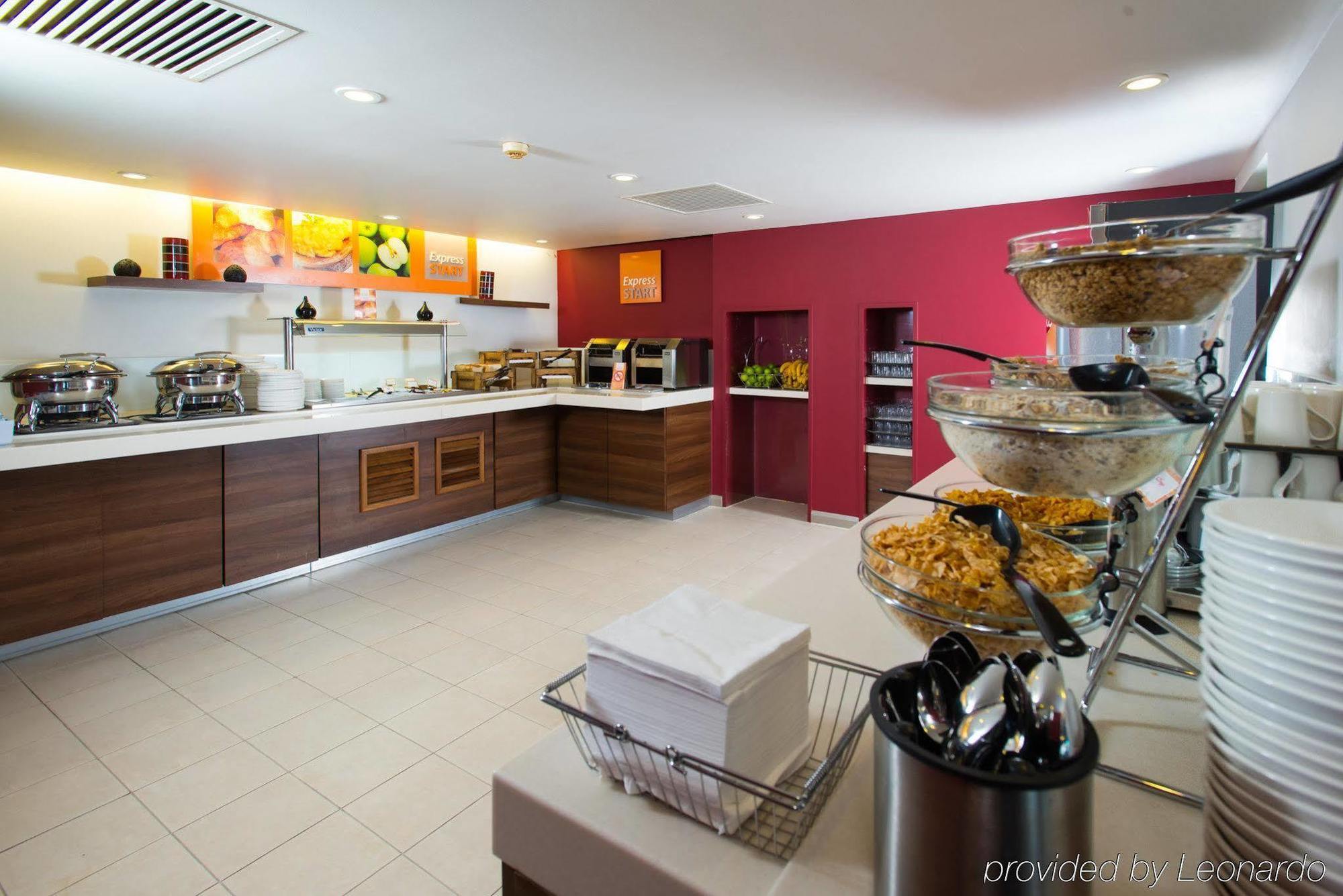 Express Centre By Ihg Отель 3*