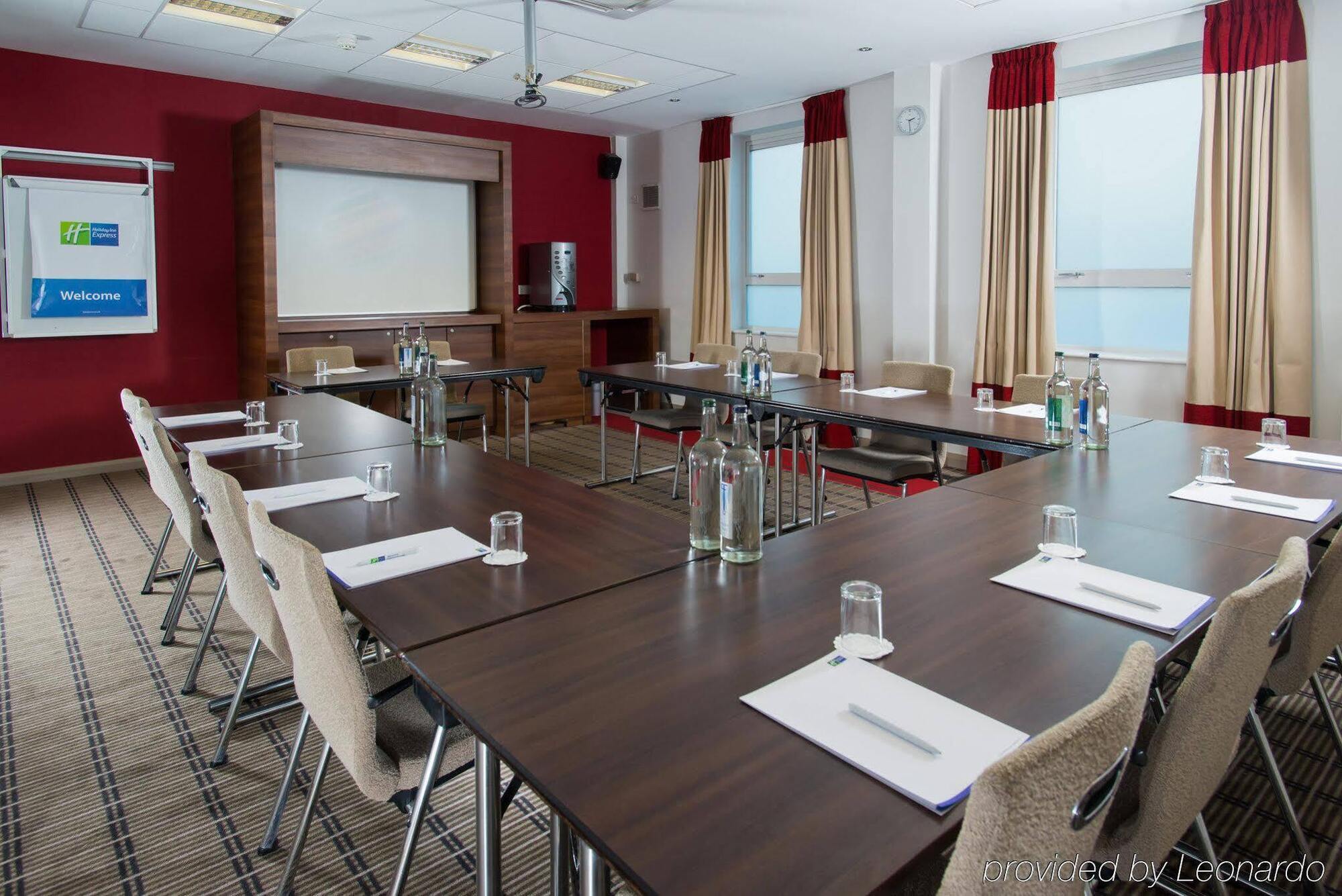 Express Centre By Ihg Отель Лидс
